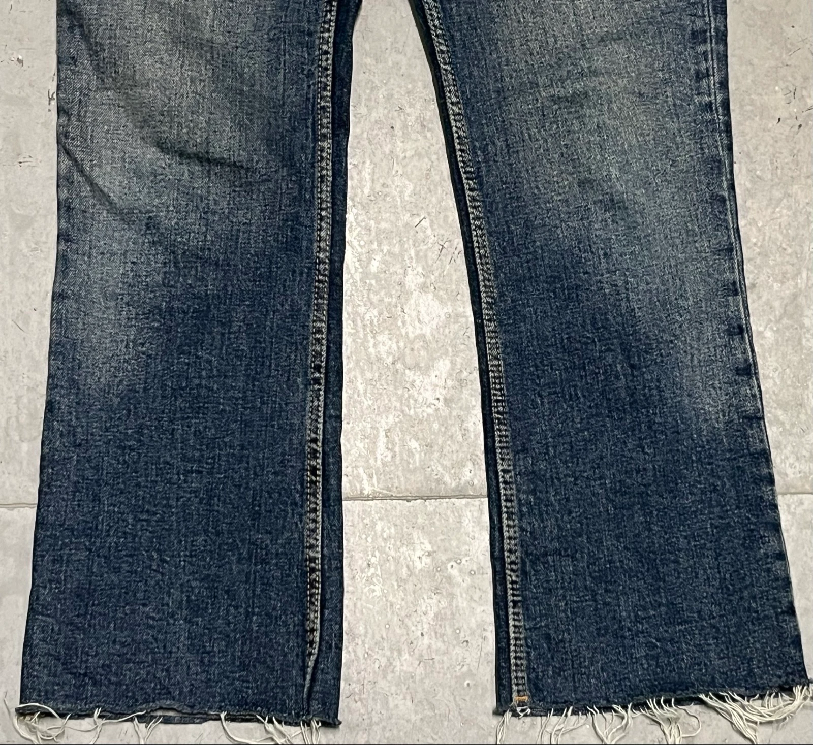Hoge taille spijkerbroek met uitlopende pijpen – photo 11